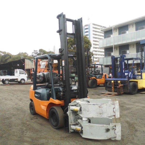 picture of the used TOYOTA forklift